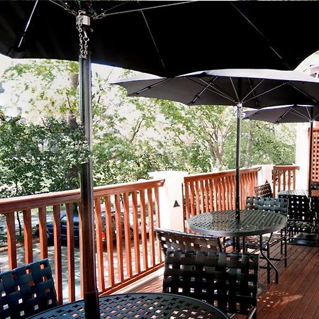 Longwood Inn Μπρούκλαϊν Εξωτερικό φωτογραφία