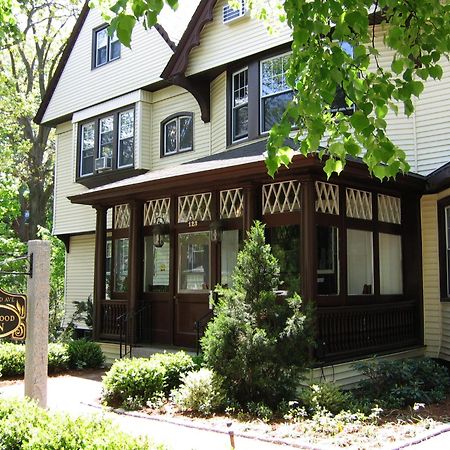 Longwood Inn Μπρούκλαϊν Εξωτερικό φωτογραφία