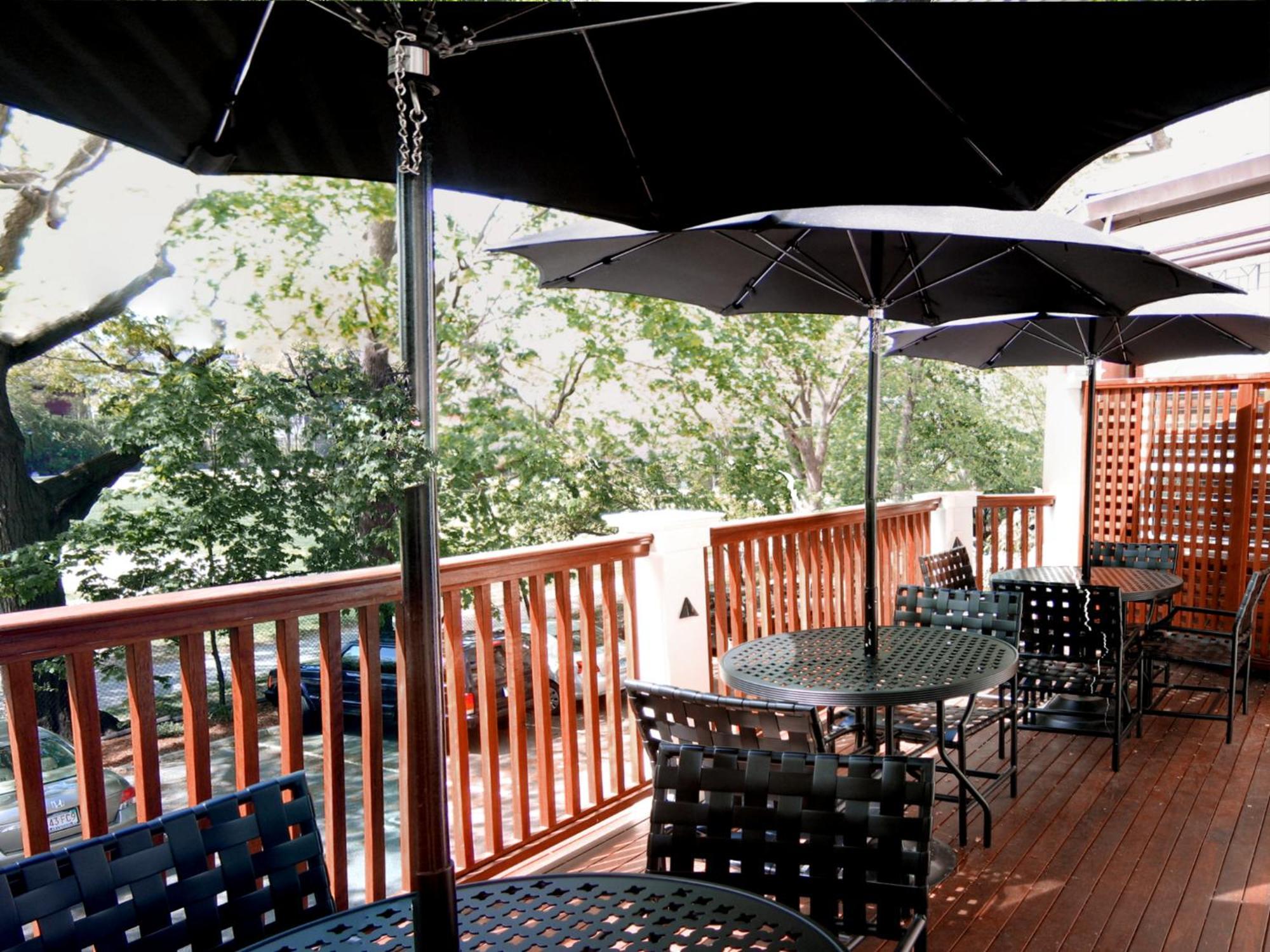 Longwood Inn Μπρούκλαϊν Εξωτερικό φωτογραφία