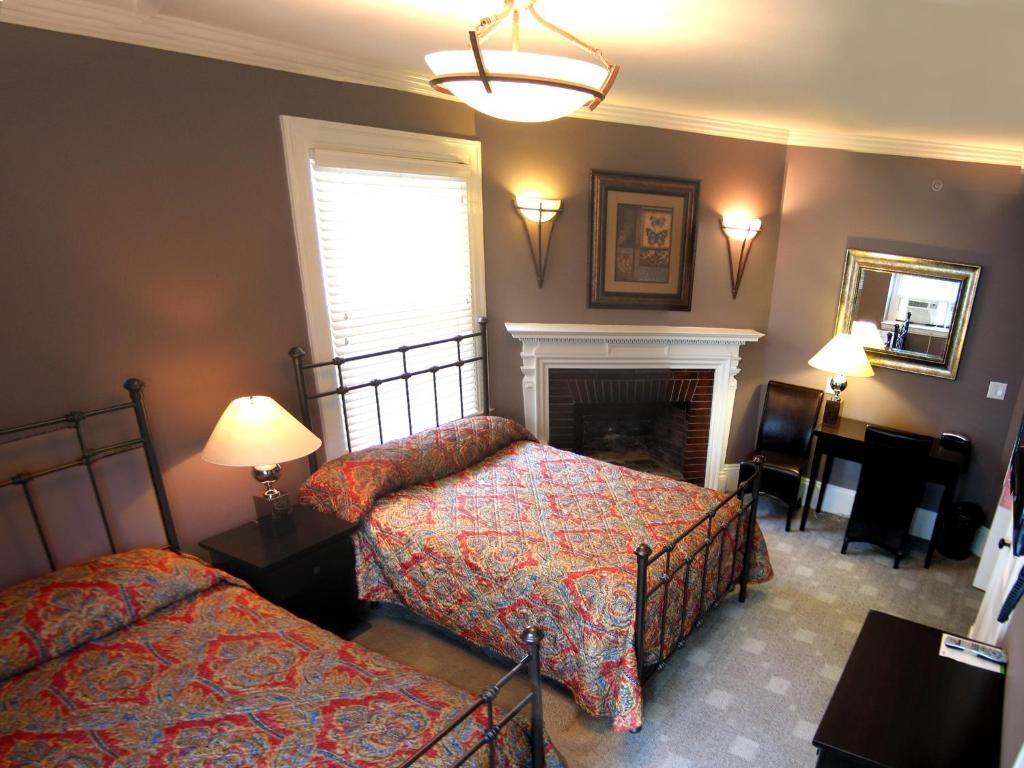 Longwood Inn Μπρούκλαϊν Εξωτερικό φωτογραφία
